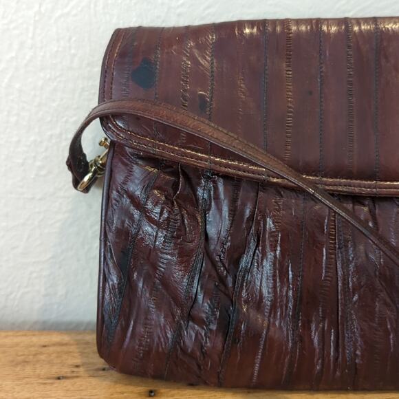 Vintage Leather of the Sea Brown Eel Skin Flap Closure Crossbody Handbag - Picture 2 of 9